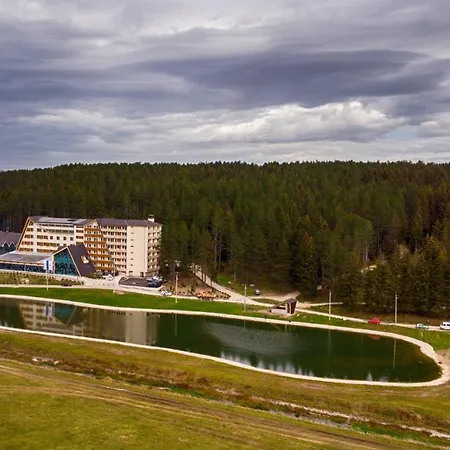 酒店 Borovi Forest & 4*