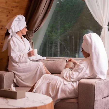 Hotel Borovi Forest & 4*