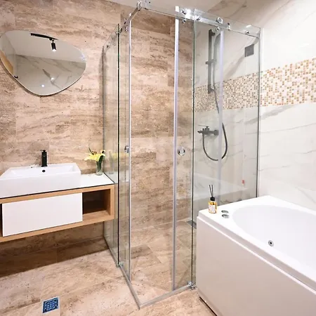 Borovi Forest & 酒店