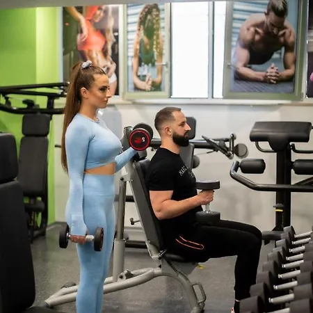 Borovi Forest & 谢尼察