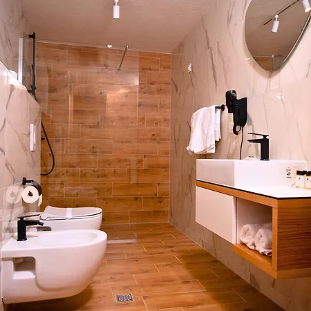 Borovi Forest & 酒店 谢尼察