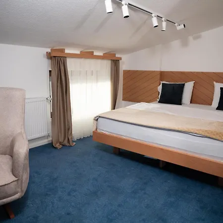 Borovi Forest & Sjenica