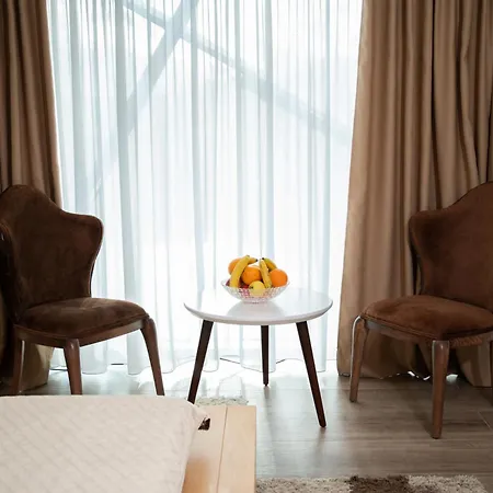 Borovi Forest & 4* Sjenica